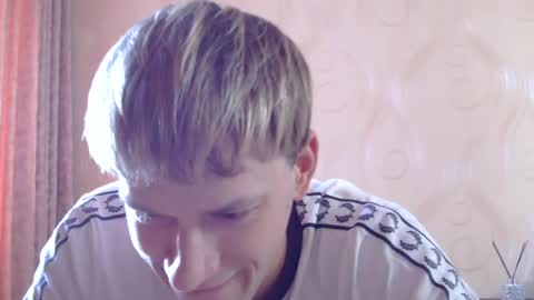 frame_tamer888 online show from August 15, 3:38 pm