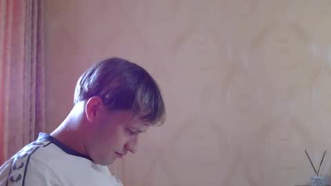 frame_tamer888 online show from August 15, 4:44 pm