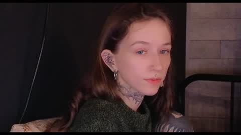 fran_bow online show from July 27, 6:57 pm