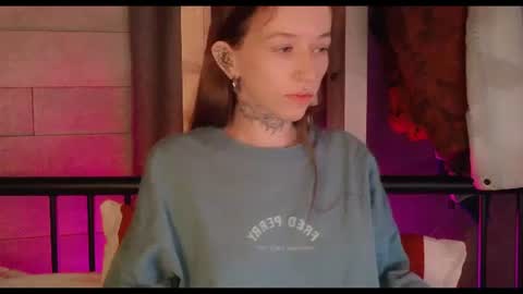 fran_bow online show from July 31, 12:22 pm