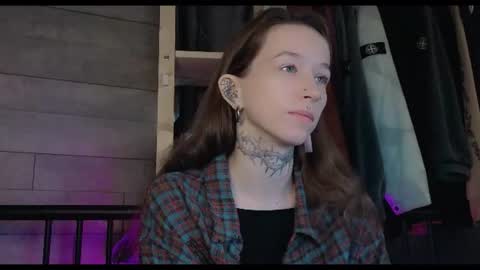 fran_bow online show from August 12, 9:11 am