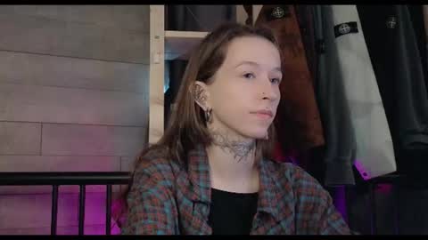 fran_bow online show from August 12, 11:23 am