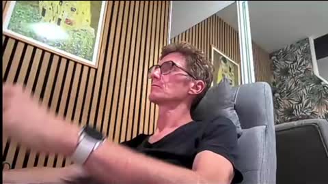Alex online show from August 17, 7:41 pm