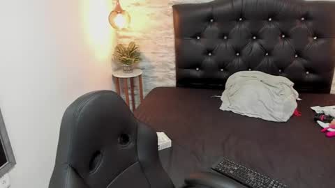          online show from August 13, 6:05 am