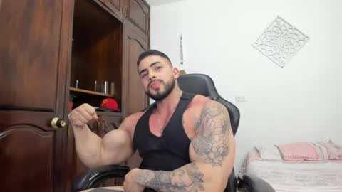 frank_foxx1 online show from June 25, 3:31 am