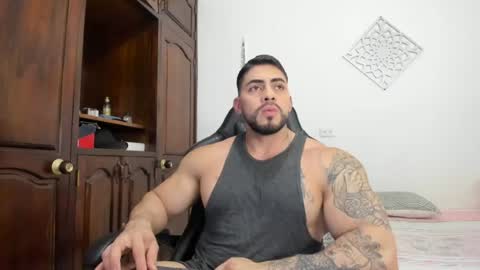 frank_foxx1 online show from August 11, 4:14 am