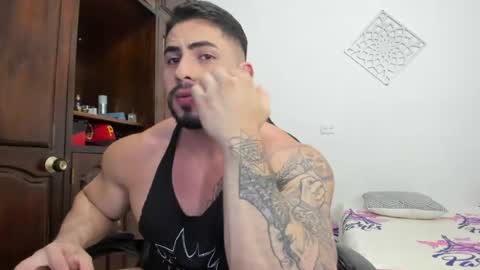 frank_foxx1 online show from August 12, 3:31 am