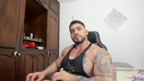 frank_foxx1 online show from August 12, 5:43 am
