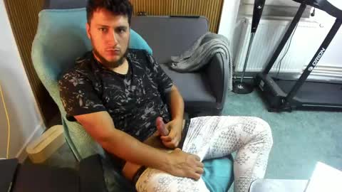 frankhairy online show from May 22, 6:43 pm