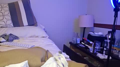 FrankieFuckMeXX online show from May 31, 8:33 pm