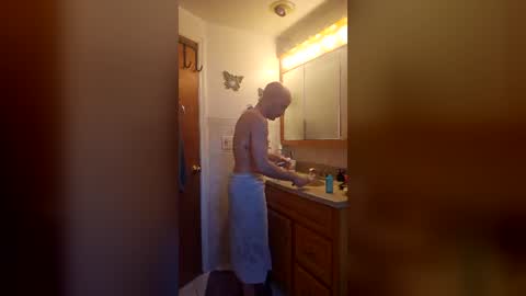 FrankieFuckMeXX online show from June 13, 3:09 pm