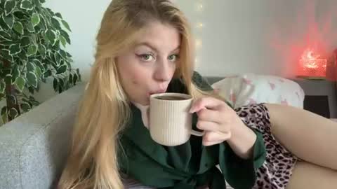 franny_fresh online show from August 5, 8:34 am