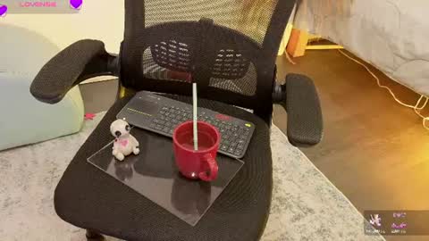 Fransheska online show from August 3, 3:52 pm