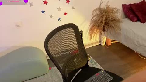 Fransheska online show from August 3, 4:58 pm