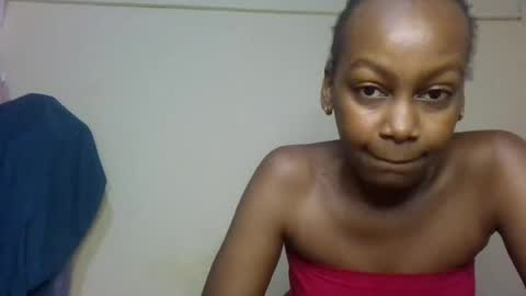 freaky_beauty online show from August 9, 11:44 am