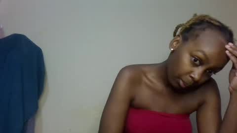 freaky_beauty online show from August 9, 3:46 pm