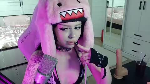 Freaky online show from July 29, 10:17 pm