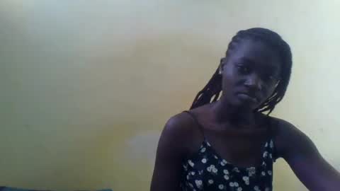 freaky_reina online show from August 12, 6:27 am