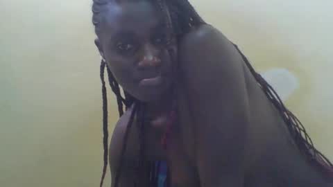 freaky_reina online show from August 13, 6:16 am