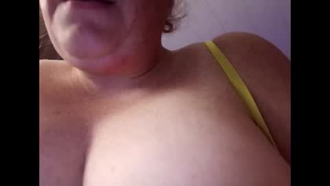 frecklesandsparky online show from June 6, 8:42 am