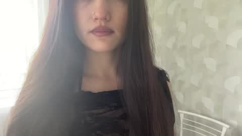 Mia online show from August 5, 5:27 am