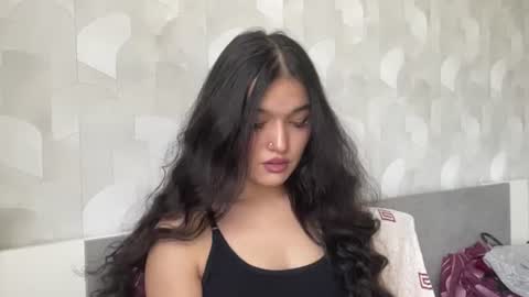 Mia online show from August 7, 6:35 am