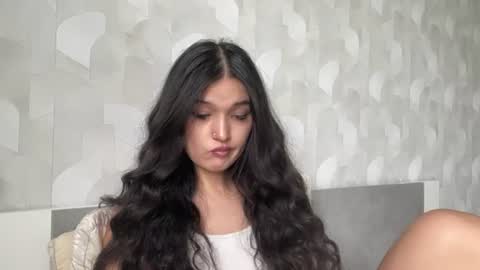 Mia online show from August 10, 7:32 am