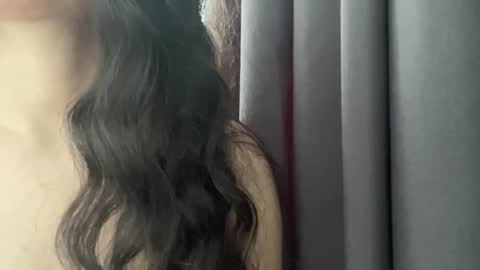 Mia online show from August 12, 7:54 am