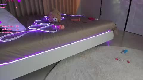Jenny online show from August 24, 2:02 pm