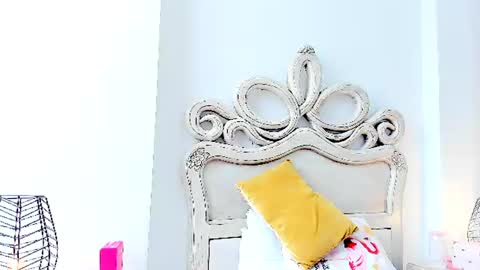 Frehia   online show from August 26, 4:25 pm