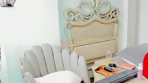 Frehia   online show from August 31, 5:03 pm