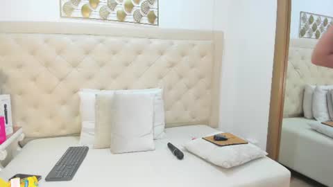 Frehia   online show from September 1, 1:34 pm