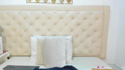 Frehia   online show from September 1, 2:40 pm