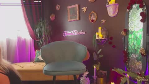 Louise or Lou 3 online show from July 3, 3:25 pm