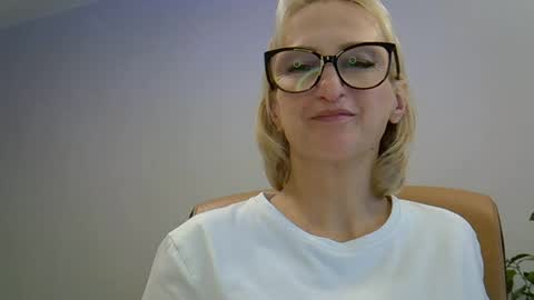 fresh_wind online show from August 15, 11:47 am