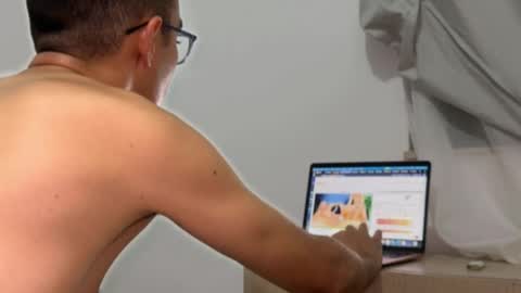 welcome to my room online show from July 14, 10:10 pm