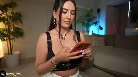Freya online show from July 29, 4:47 pm