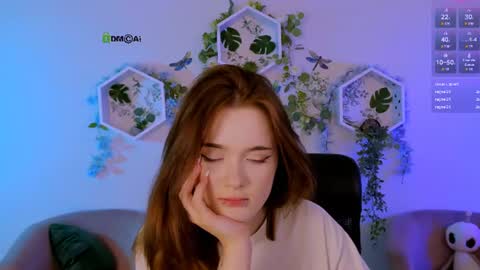 your Freya online show from August 12, 1:08 am