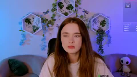 your Freya online show from August 12, 3:20 am