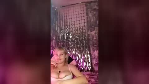 Freya Millf online show from August 17, 11:26 am