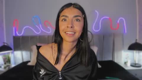 Freya online show from August 14, 6:11 pm