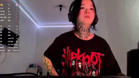 freyablow online show from August 10, 5:09 am