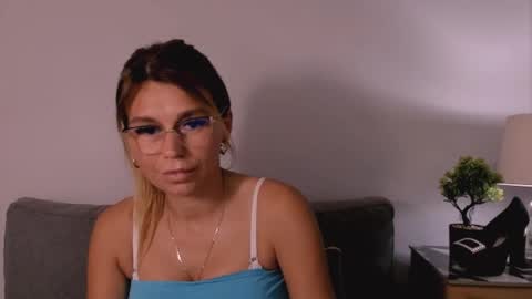 freyanaughty69 online show from August 7, 6:08 pm