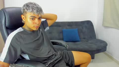 freyva_ online show from July 13, 5:47 am