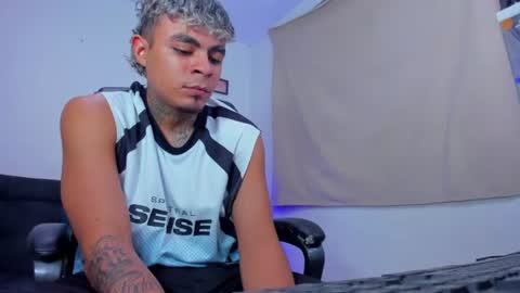 freyva_ online show from July 15, 6:14 am