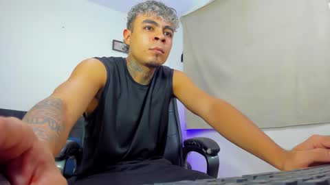 freyva_ online show from July 15, 7:15 pm