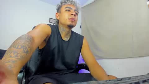 freyva_ online show from July 16, 12:22 am
