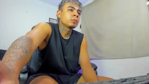 freyva_ online show from July 16, 5:52 am