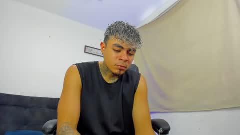 freyva_ online show from July 16, 6:09 pm