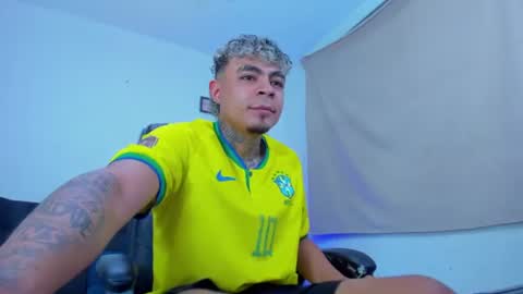 freyva_ online show from July 18, 9:16 pm